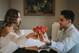 Romantiska spel för par: ett nytt sätt att utforska intimitet